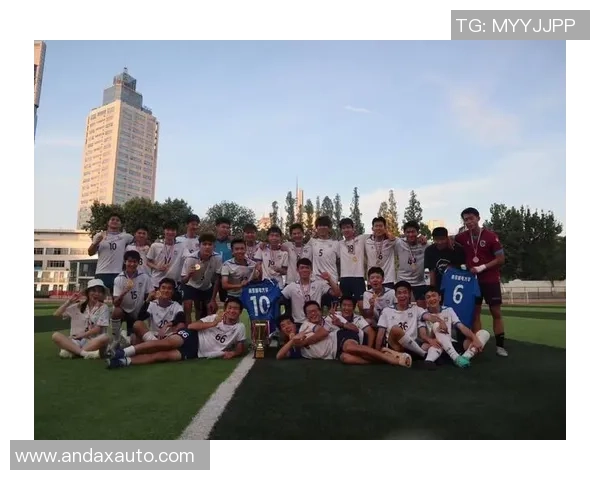 南京足球队在足球团队协作排行榜中荣获第八名展现出强大团队精神与默契配合