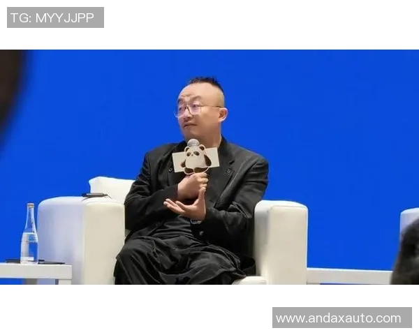 杨磊专访:从青涩少年到足球明星的成长之路回顾 杨磊专访:从青涩少年到足球明星的成长之路回顾