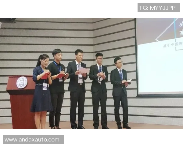 深圳羽毛球队在世界杯预选赛中的团队协作表现分析与点评 深圳羽毛球队在世界杯预选赛中的团队协作表现分析与点评