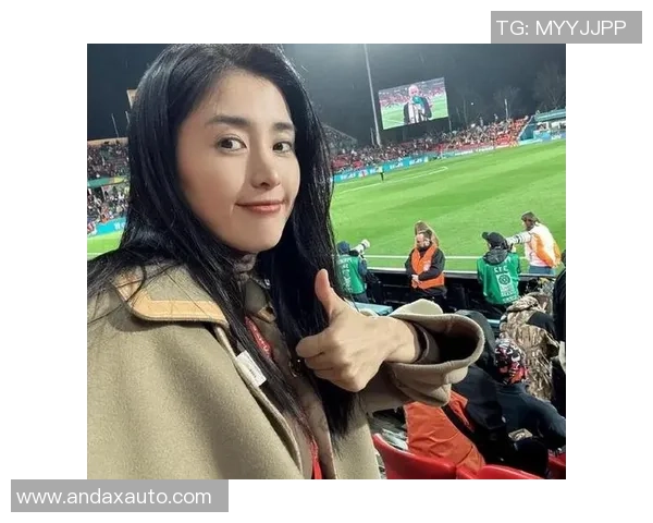 赵丽娜:从绿茵场上的足球明星到生活中的多才多艺女性 赵丽娜:从绿茵场上的足球明星到生活中的多才多艺女性