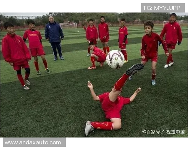 孩子挑选足球明星是否有助于他们的成长与发展探讨