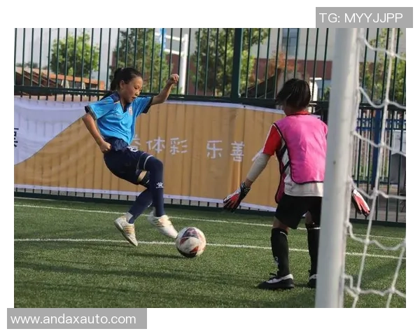 闪耀绿茵场的魅力之星戴项链的足球明星们的时尚风采 闪耀绿茵场的魅力之星戴项链的足球明星们的时尚风采